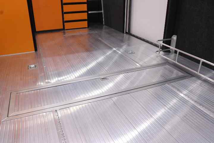 inTech Gooseneck Trailer