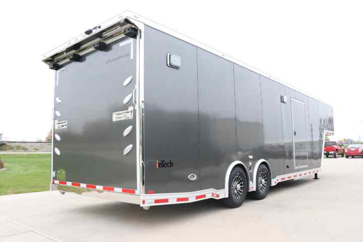 inTech Gooseneck Trailer