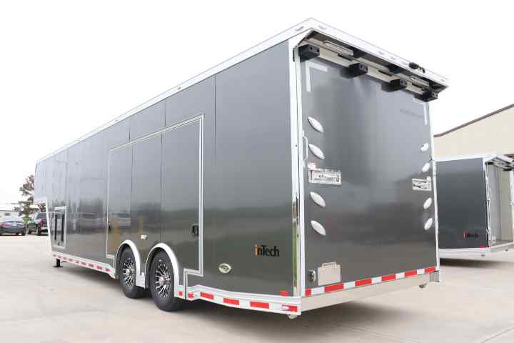 inTech Gooseneck Trailer