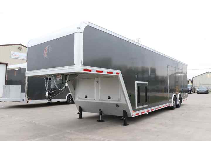 inTech Gooseneck Trailer