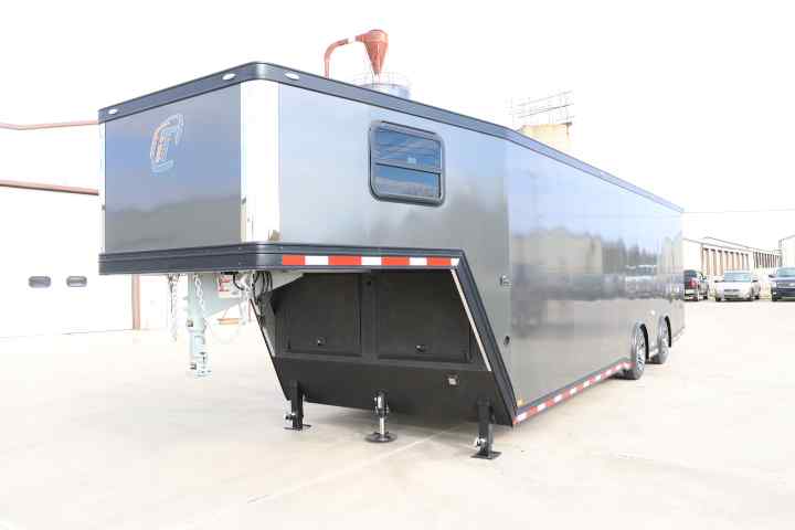 inTech Gooseneck Trailer
