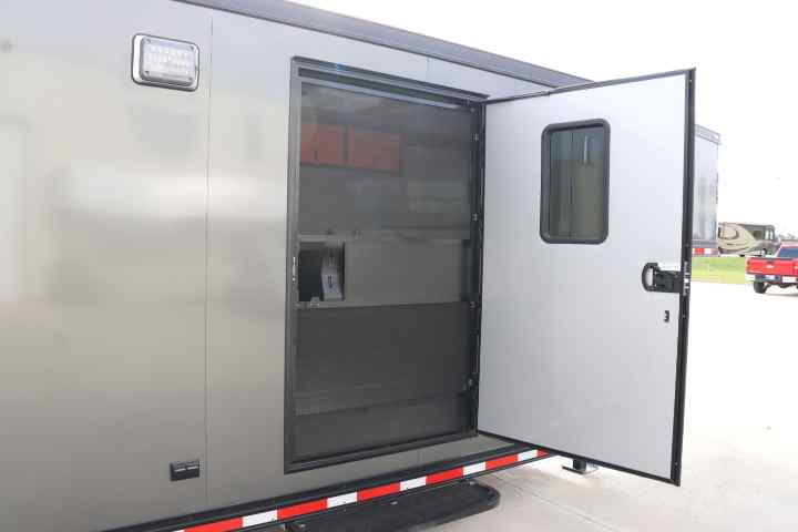 inTech Gooseneck Trailer