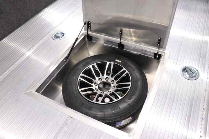 inTech Gooseneck Trailer