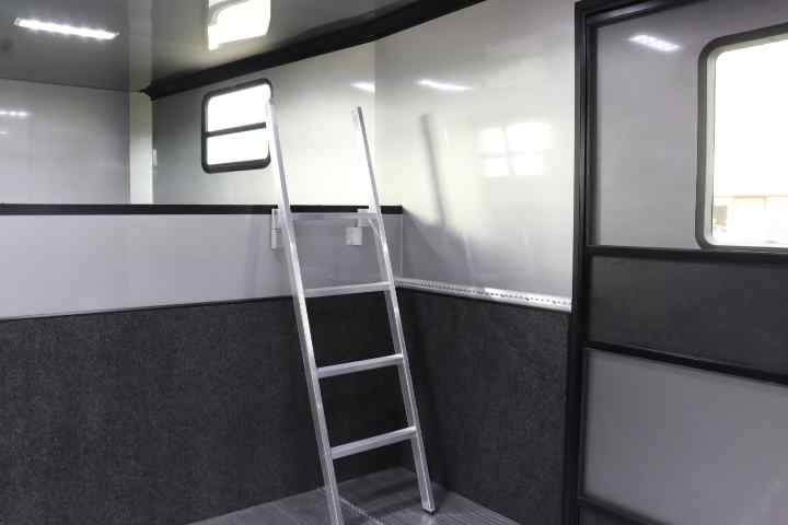 inTech Gooseneck Trailer