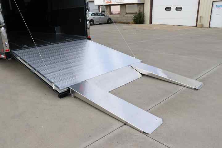 inTech Gooseneck Trailer