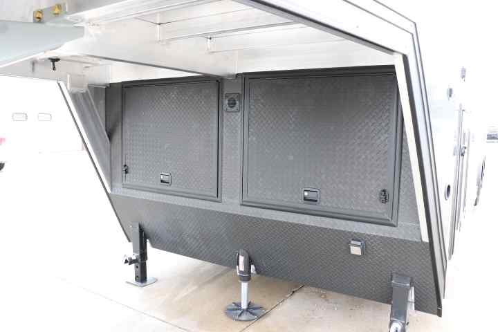 inTech Gooseneck Trailer