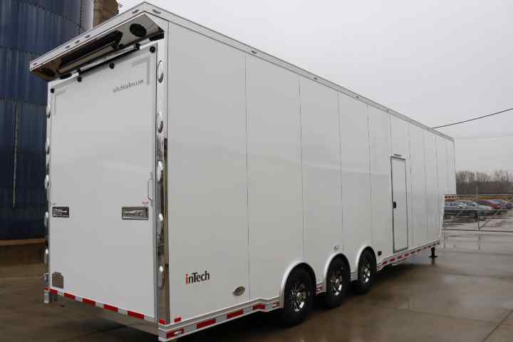 inTech Gooseneck Trailer