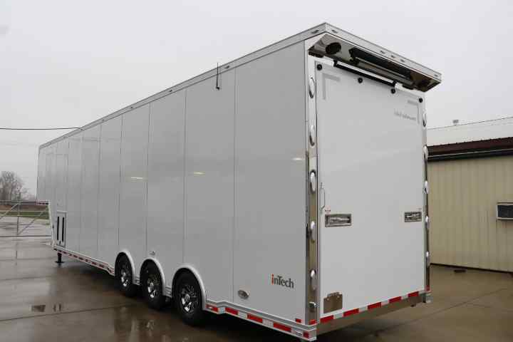inTech Gooseneck Trailer