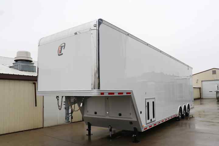 inTech Gooseneck Trailer