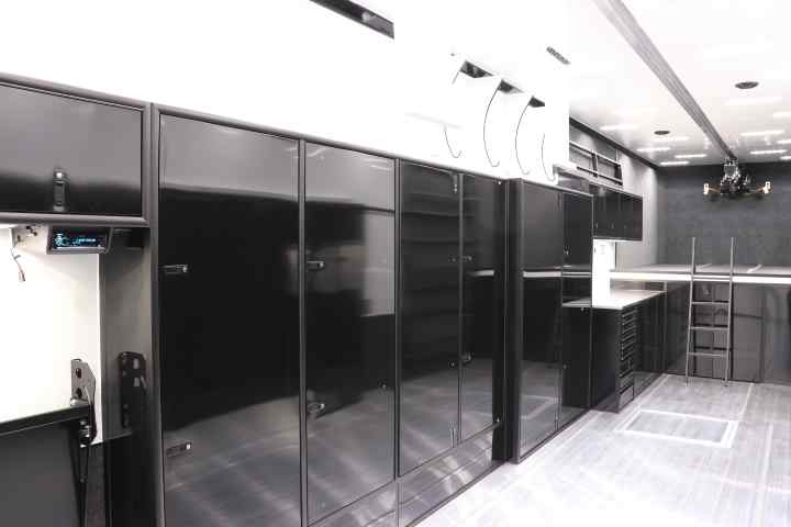inTech Gooseneck Trailer