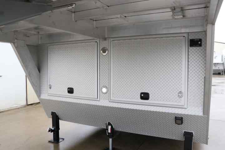 inTech Gooseneck Trailer