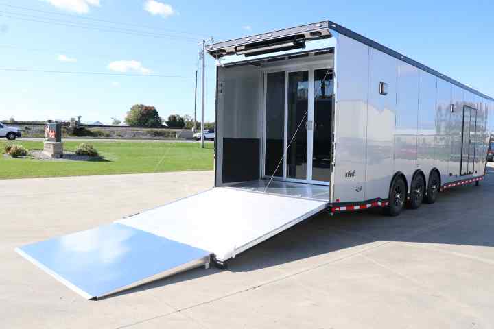 inTech Gooseneck Trailer
