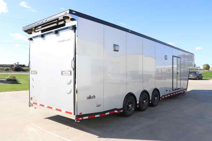 inTech Gooseneck Trailer