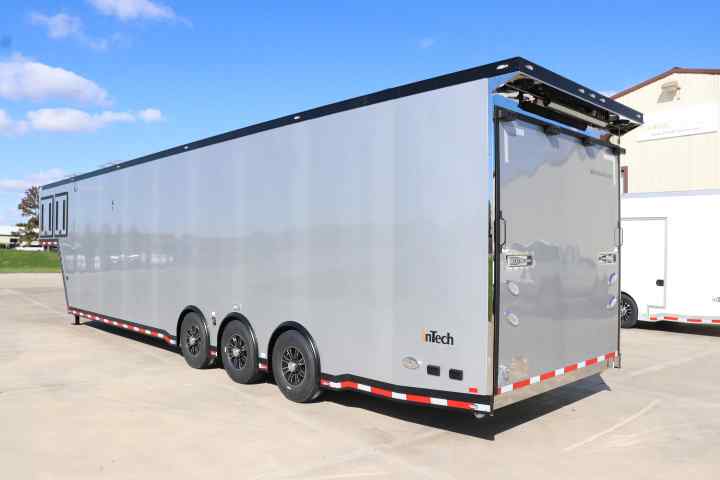 inTech Gooseneck Trailer