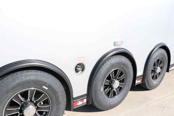 inTech Gooseneck Trailer