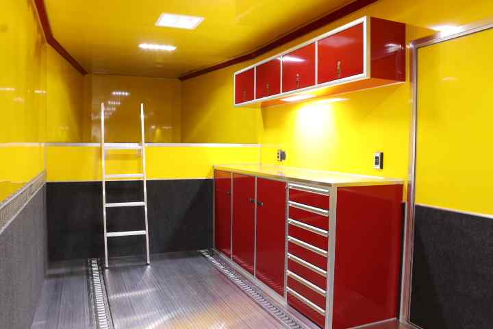 inTech Gooseneck Trailer