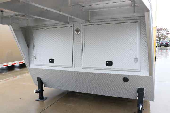 inTech Gooseneck Trailer