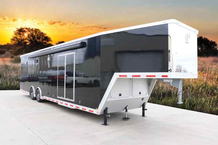 inTech Gooseneck Trailer