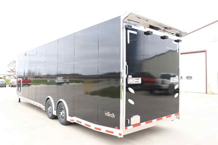inTech Gooseneck Trailer