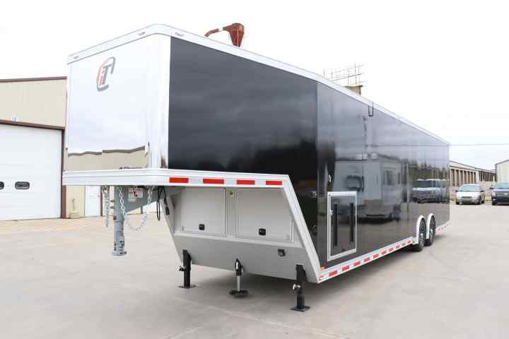 inTech Gooseneck Trailer