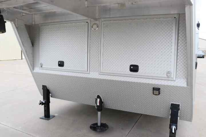 inTech Gooseneck Trailer