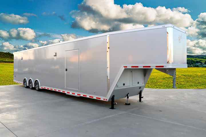 inTech Gooseneck Trailer