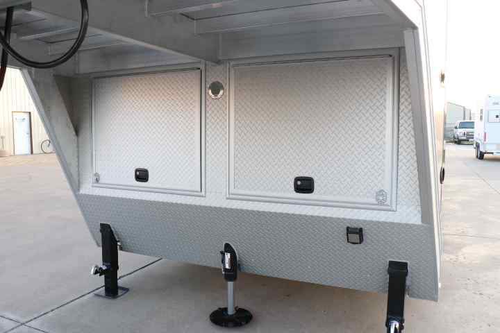 inTech Gooseneck Trailer