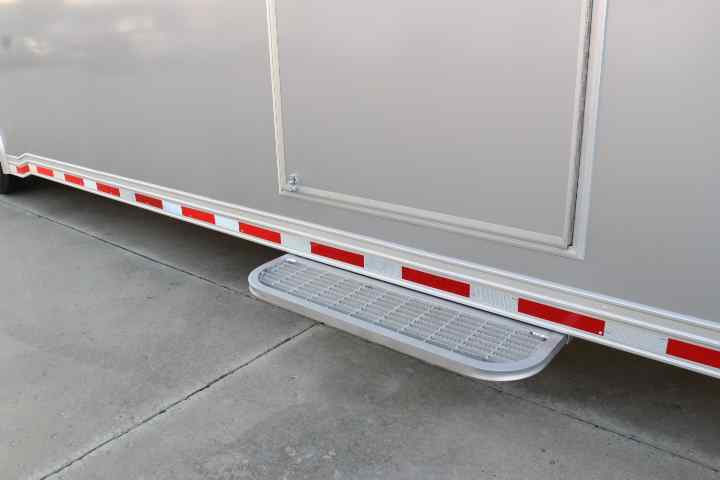 inTech Gooseneck Trailer