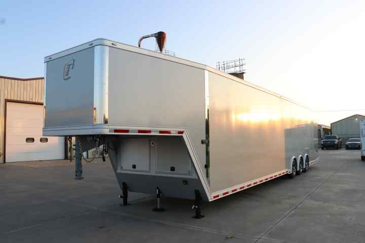 inTech Gooseneck Trailer