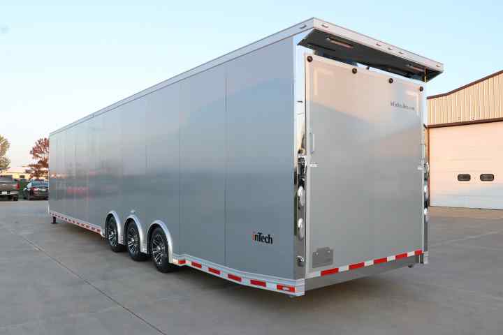 inTech Gooseneck Trailer