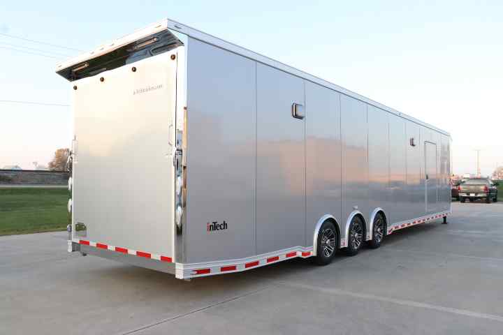 inTech Gooseneck Trailer