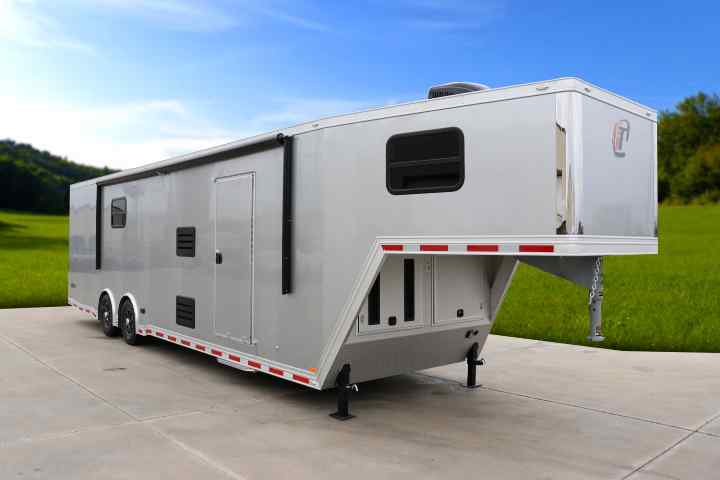 inTech Gooseneck Trailer