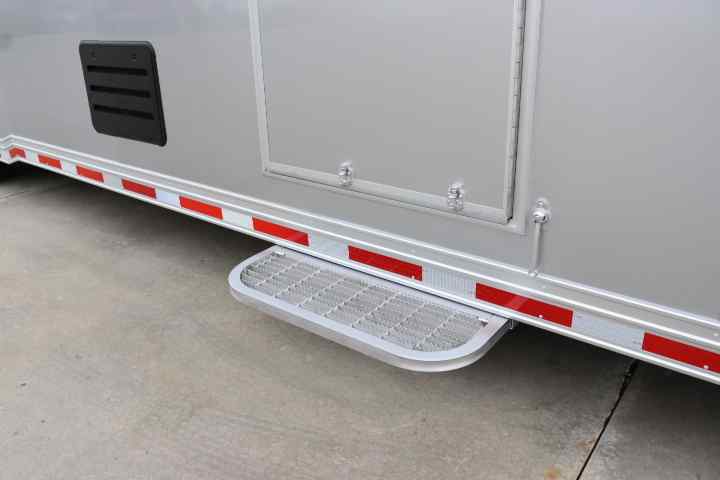 inTech Gooseneck Trailer