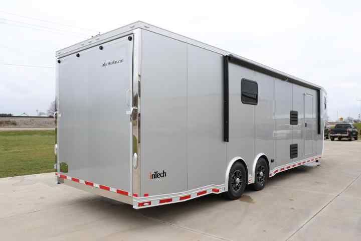 inTech Gooseneck Trailer