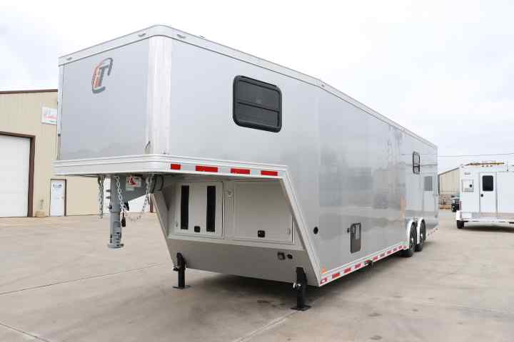 inTech Gooseneck Trailer