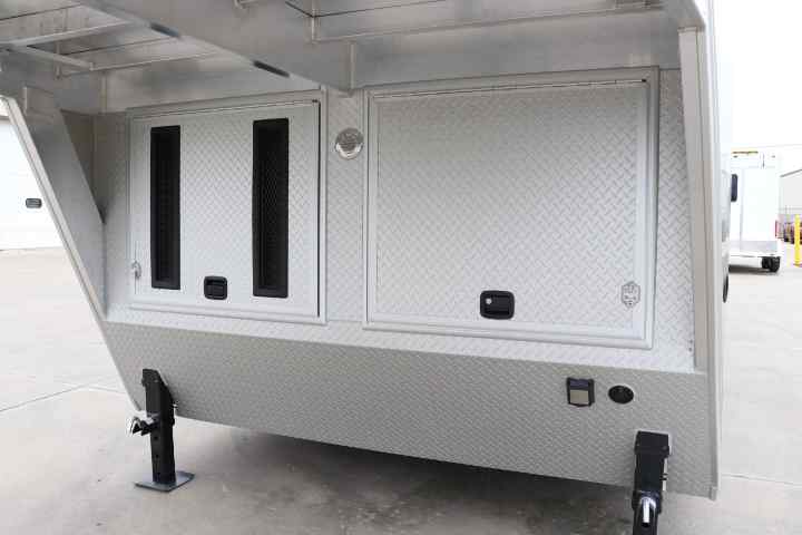 inTech Gooseneck Trailer