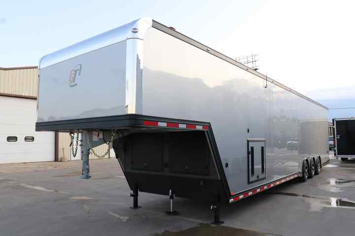 inTech Gooseneck Trailer