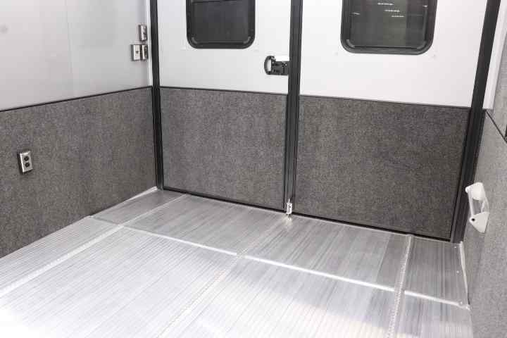 inTech Gooseneck Trailer