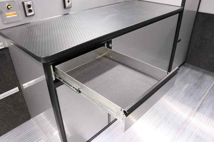 inTech Gooseneck Trailer
