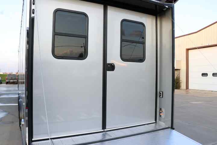 inTech Gooseneck Trailer