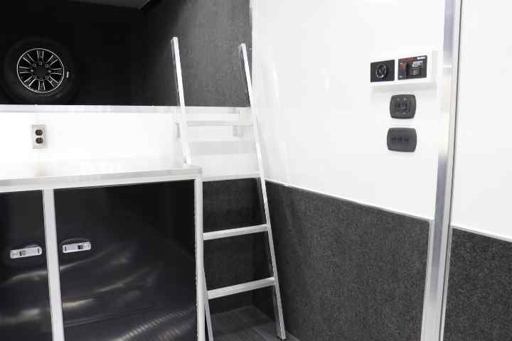inTech Gooseneck Trailer