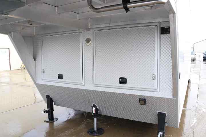 inTech Gooseneck Trailer