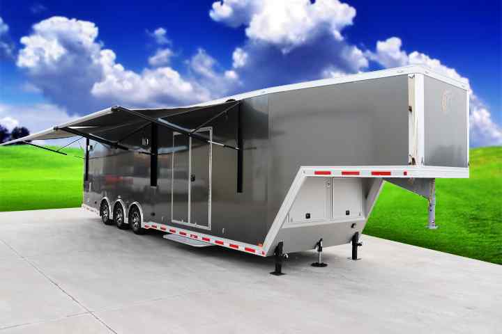inTech Gooseneck Trailer