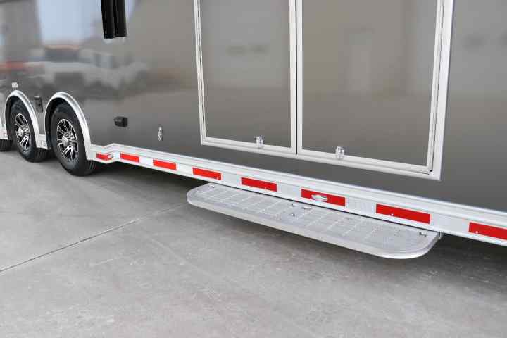 inTech Gooseneck Trailer