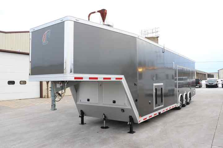 inTech Gooseneck Trailer