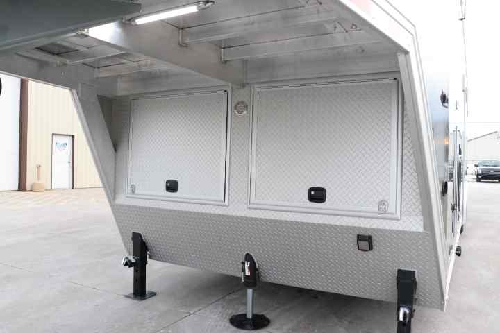 inTech Gooseneck Trailer
