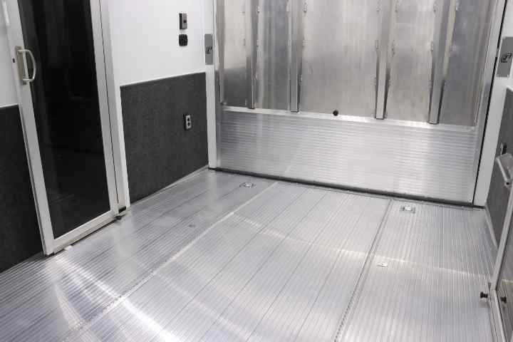 inTech Gooseneck Trailer