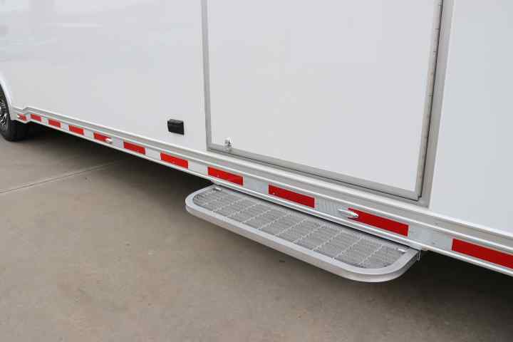 inTech Gooseneck Trailer
