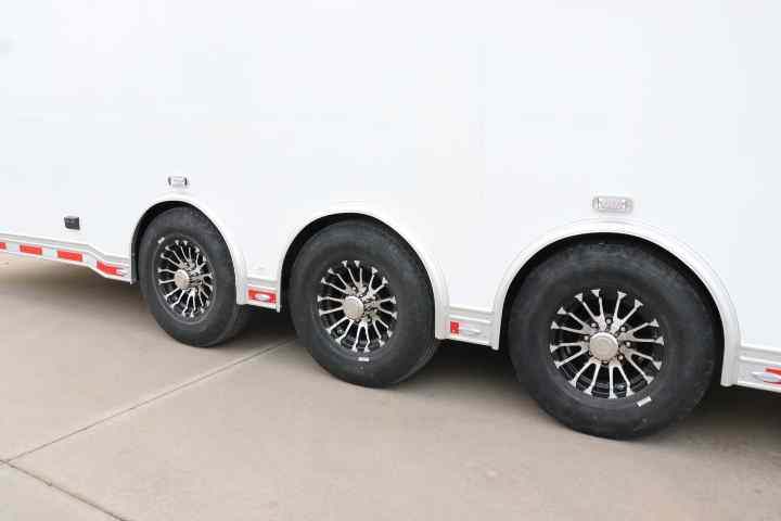 inTech Gooseneck Trailer