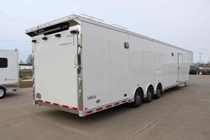 inTech Gooseneck Trailer